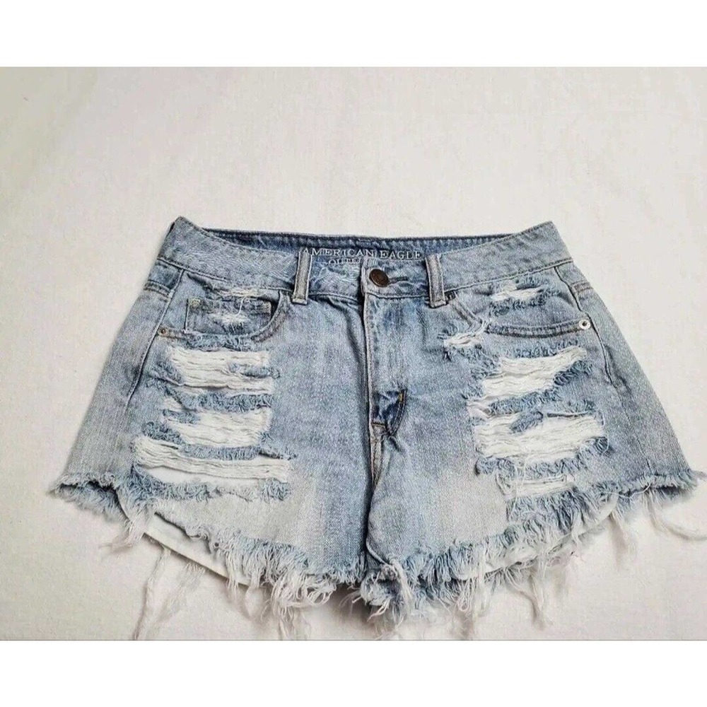 American Eagle Hi-Rise Festival Shorts Size 4 Light Wash Distressed Classic